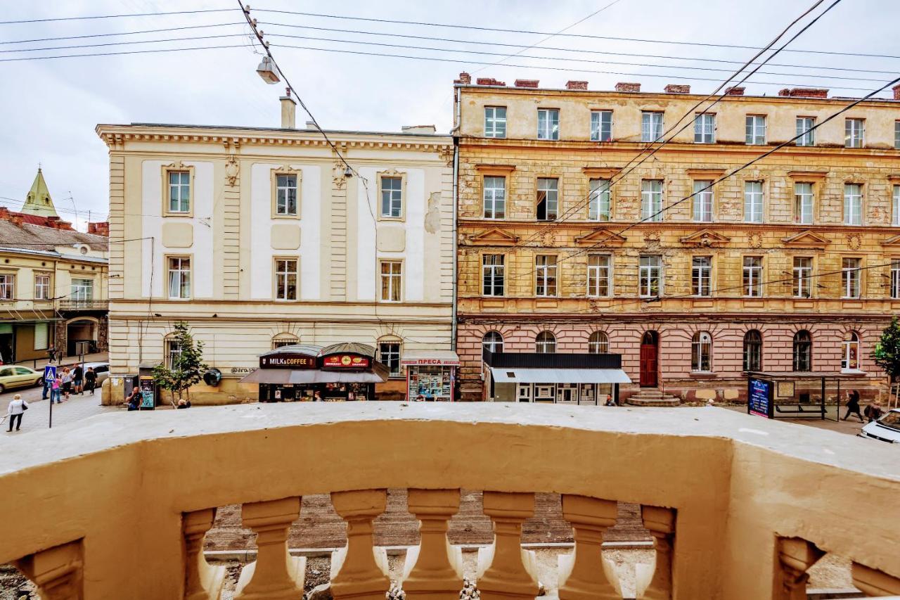 Family Apartments In Lviv Center With Balcony Kültér fotó