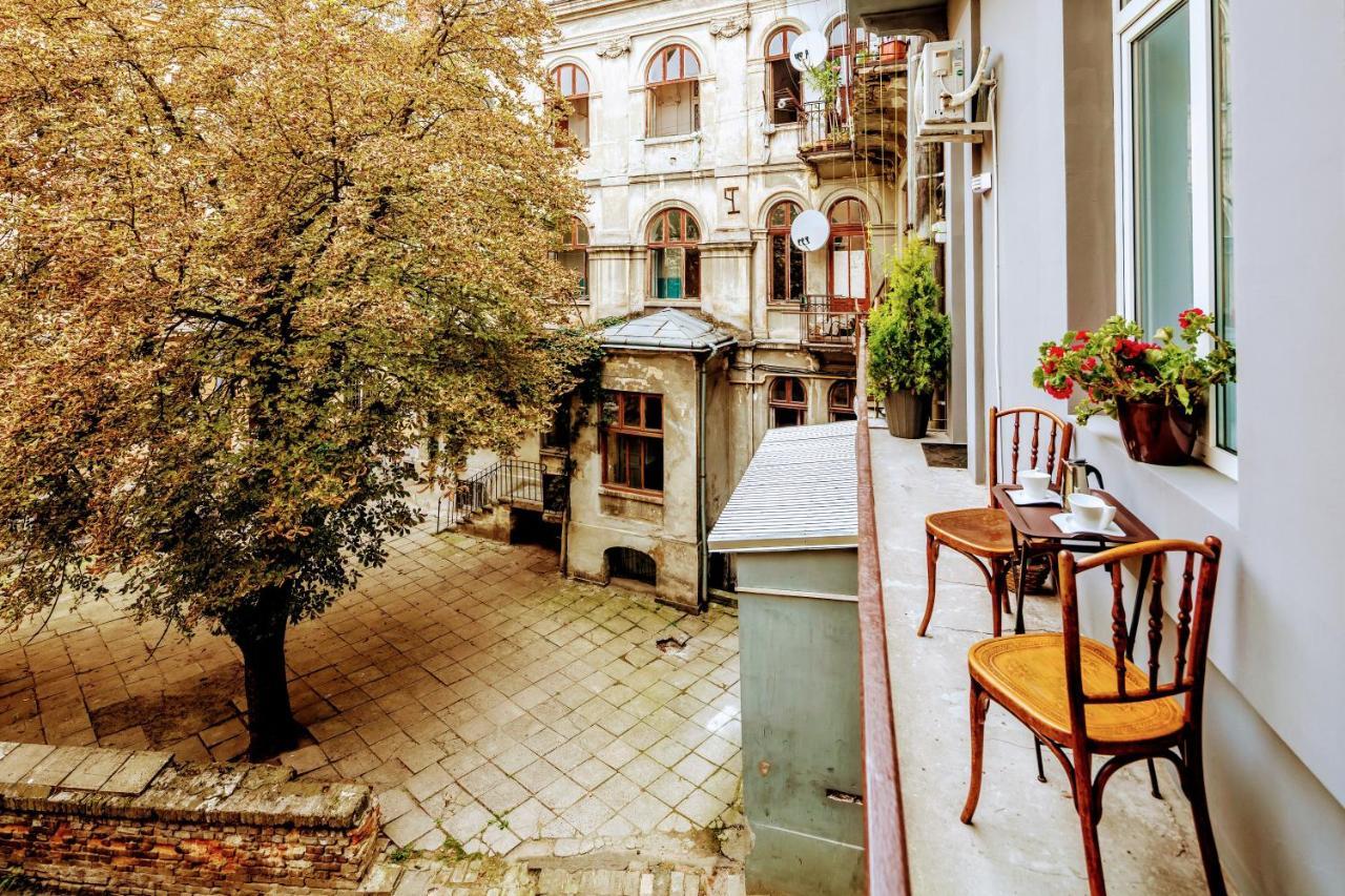 Family Apartments In Lviv Center With Balcony Kültér fotó